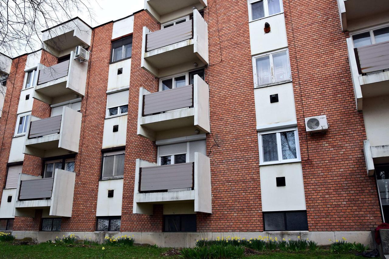 Weninger Studio Apartman Kiskunhalas Esterno foto